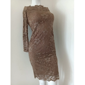 Dámske krajkové šaty 91141 hnedé - Koucla