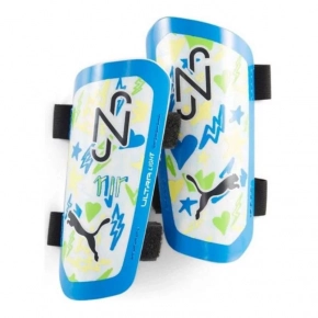 Futbalové chrániče Neymar Jr Ultra Light Strap 030902-01 modro/biele - Puma