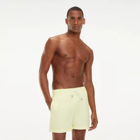 Pánske šortky UM0UM01080-701 žltá - Tommy Hilfiger