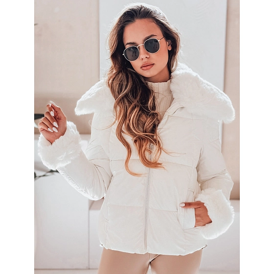 Kurtka damska pikowana krótka z futerkiem biała FashionStreet TY5070