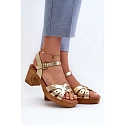 Dámske sandále z eko kože zlatej Assames