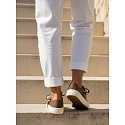 Sneakersy damskie  typu tenisówki z ozdobnymi koralikami cappuccino FashionStreet ZY1404