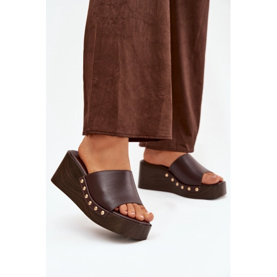 Dámske šľapky na platforme 78-200 Tmavo hnedá - Stephan Paris