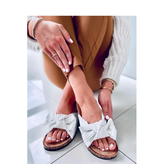 Dámske nazúvaky AE126Biela s hnedou - Inello