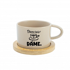 DÁME KAFE? DÁME. - krémový hrníček makronka 200 ml