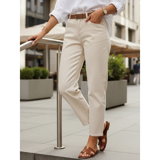 Jeansy damskie regular fit wysoki stan ecru FashionStreet UY2987
