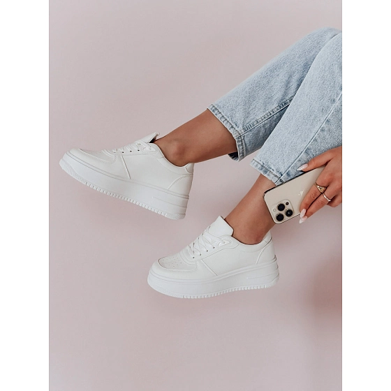 Sneakersy damskie na platformie WALK ME UP białe FashionStreet ZY0926