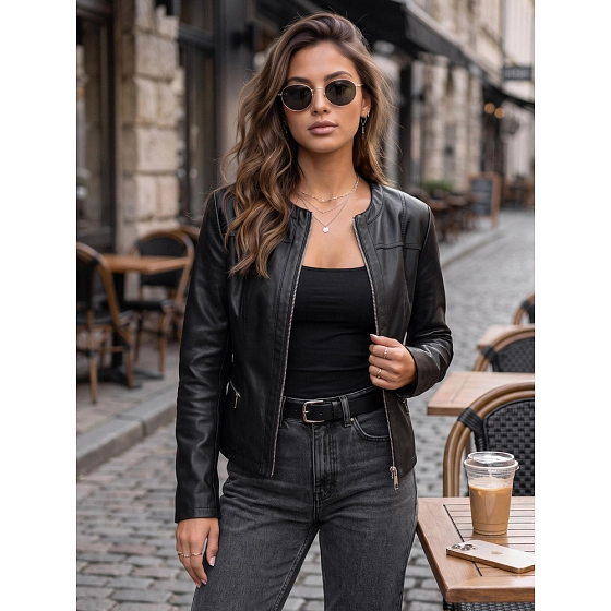 Kurtka damska z ekoskóry dopasowana czarna FashionStreet TY5721